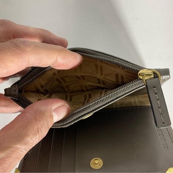 LODIS Brown Crocs Leather Bifold Sm Wallet Gold Hardware, 8 Card Slots Zip Area - Picture 11 of 16